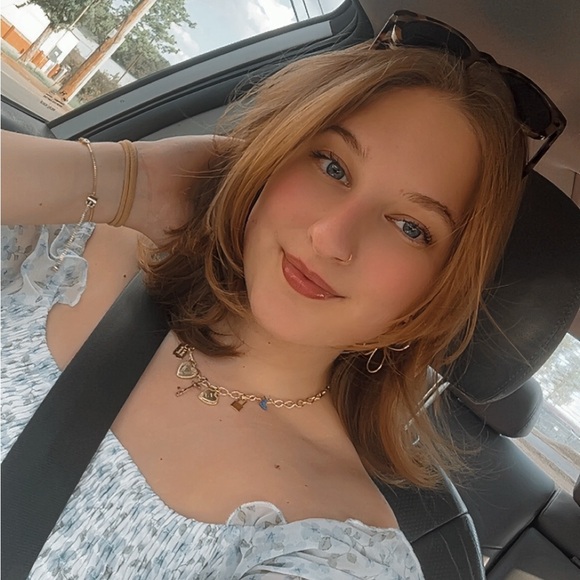 Meet your Posher, Zoe - Picture 1 of 1